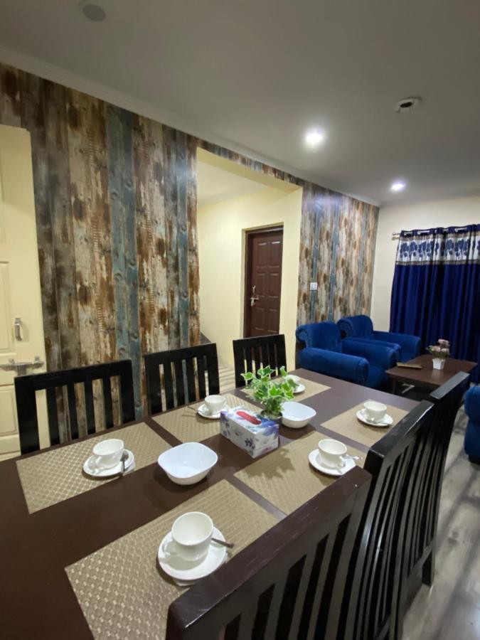 Khwaab Gah By The Khayabaan-Homestay Apartments Fully Furnished With Functional Kitchen, Wifi & Parking In City Centre Srinagar  Exterior photo