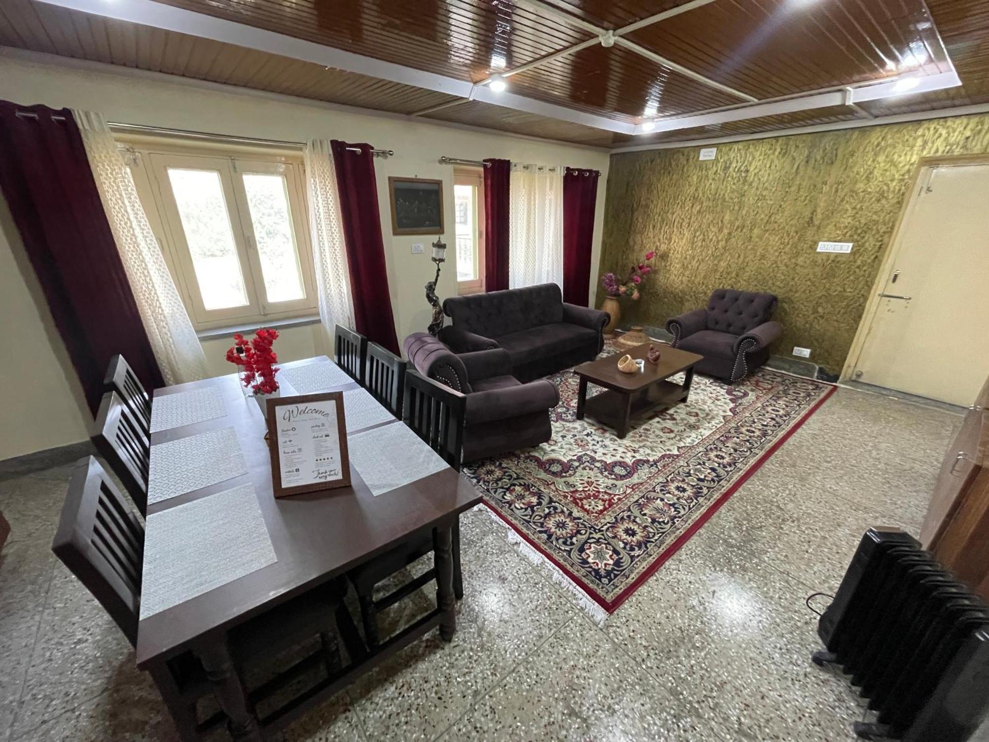 Khwaab Gah By The Khayabaan-Homestay Apartments Fully Furnished With Functional Kitchen, Wifi & Parking In City Centre Srinagar  Exterior photo