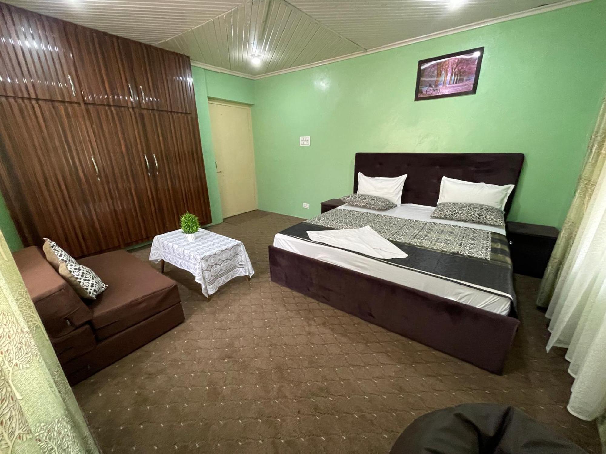 Khwaab Gah By The Khayabaan-Homestay Apartments Fully Furnished With Functional Kitchen, Wifi & Parking In City Centre Srinagar  Exterior photo