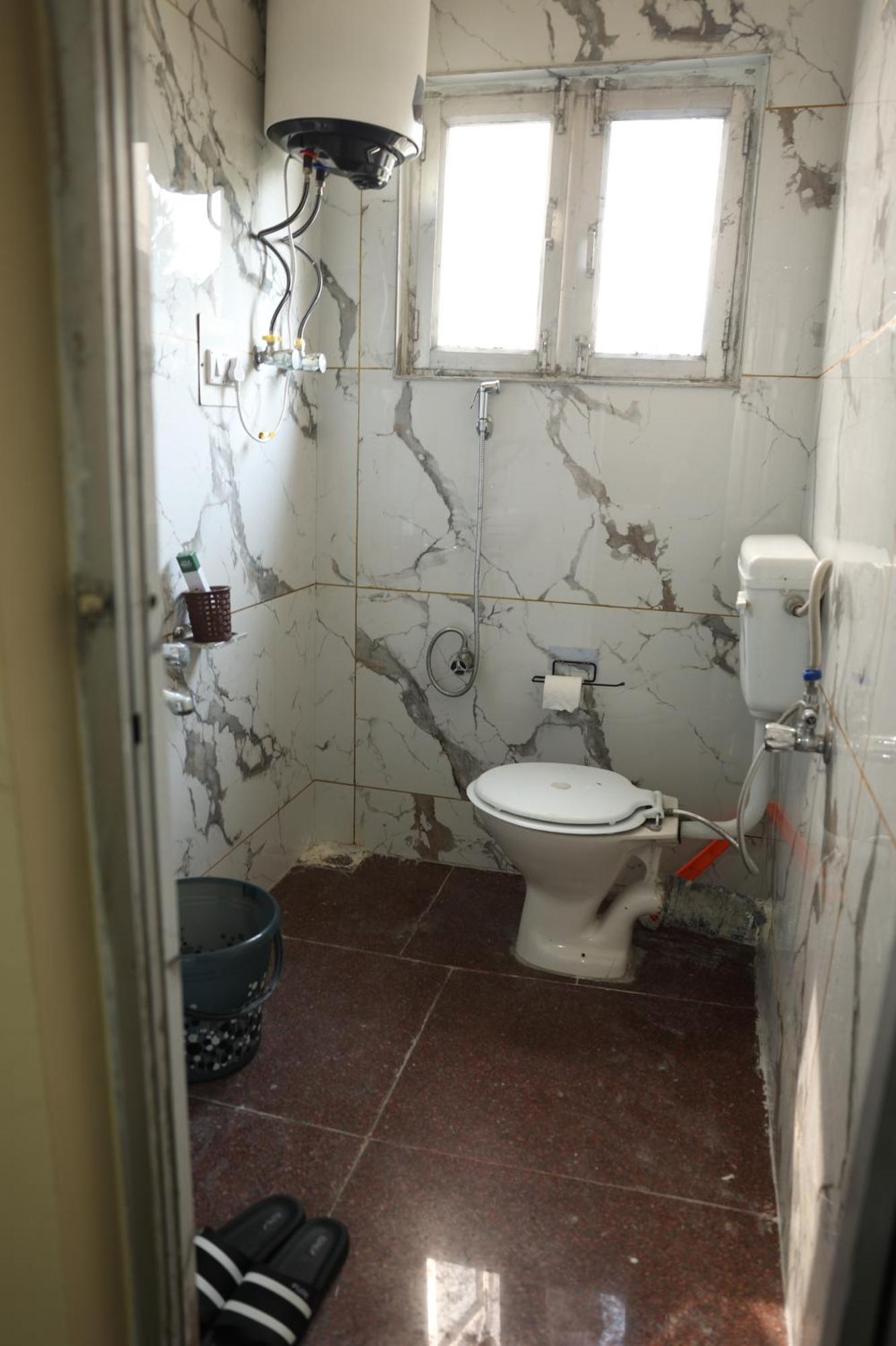 Khwaab Gah By The Khayabaan-Homestay Apartments Fully Furnished With Functional Kitchen, Wifi & Parking In City Centre Srinagar  Exterior photo
