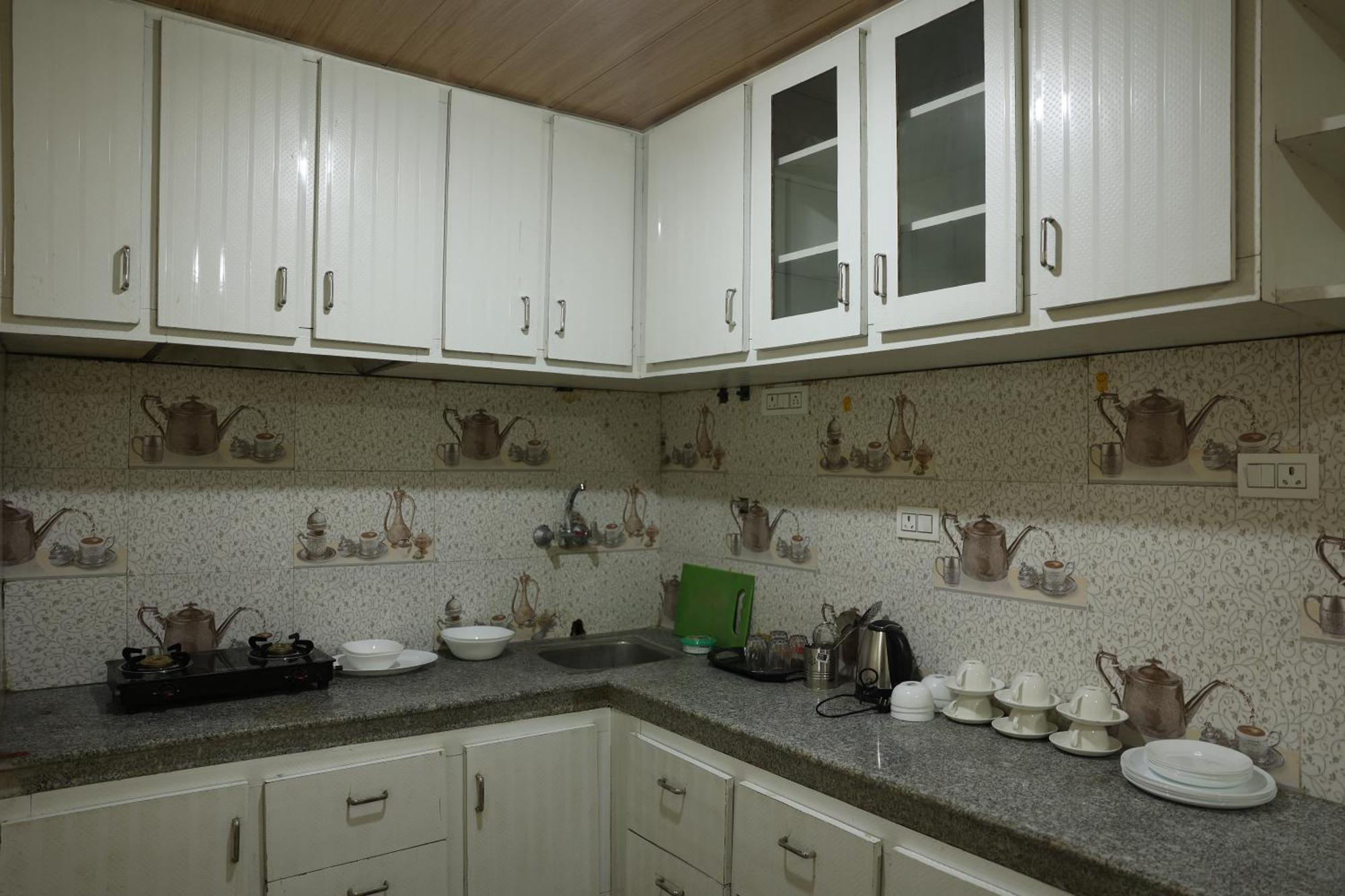 Khwaab Gah By The Khayabaan-Homestay Apartments Fully Furnished With Functional Kitchen, Wifi & Parking In City Centre Srinagar  Exterior photo