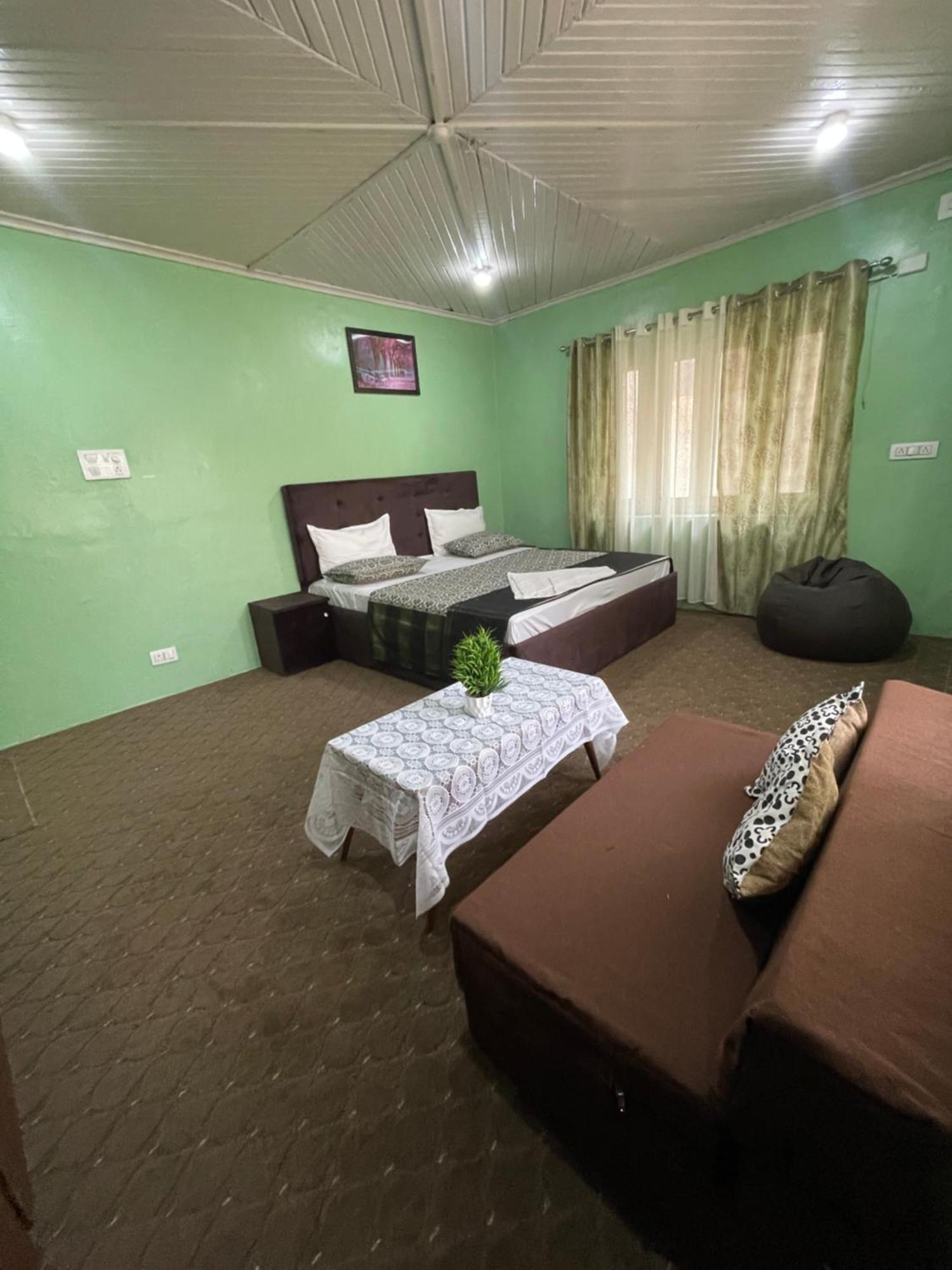 Khwaab Gah By The Khayabaan-Homestay Apartments Fully Furnished With Functional Kitchen, Wifi & Parking In City Centre Srinagar  Exterior photo